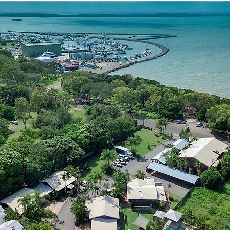 The Villas - Hervey Bay - 2 Separate Villas Urangan Exterior photo